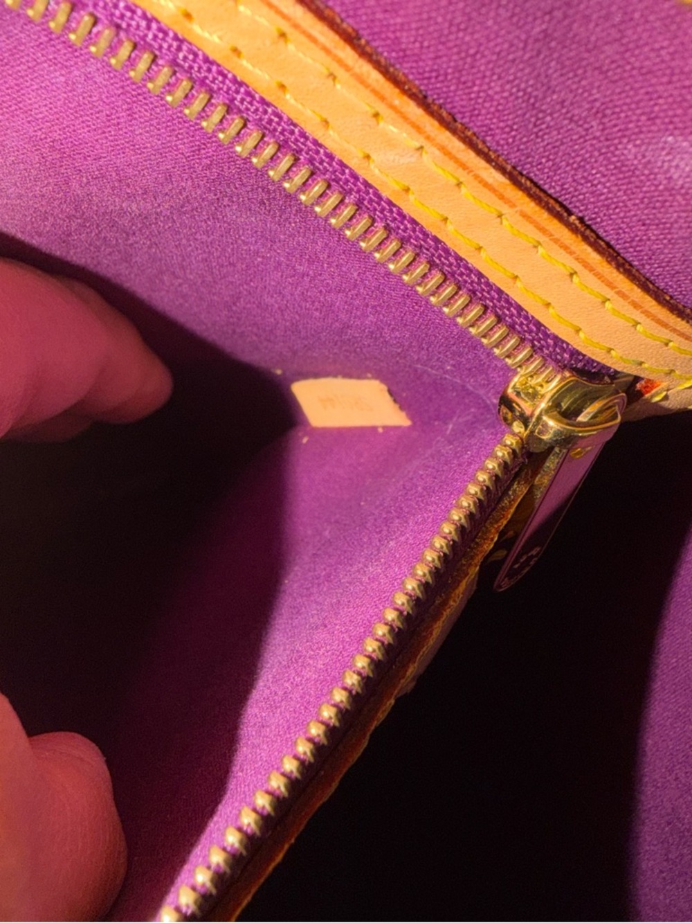 *LIKE NEW* Louis Vuitton Brea GM in Amarante Monogram Vernis Bag - Picture 14 of 17